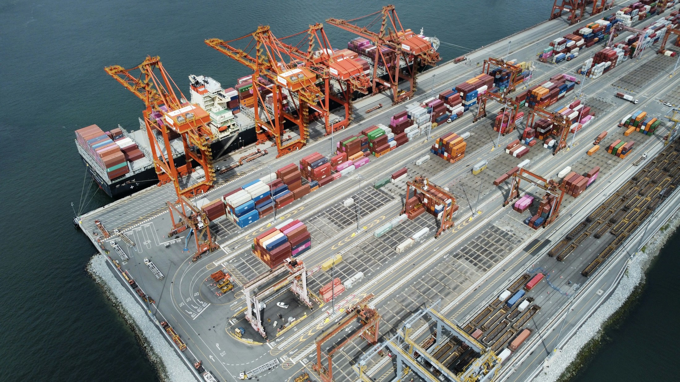 Port kontenerowy z lotu ptaka